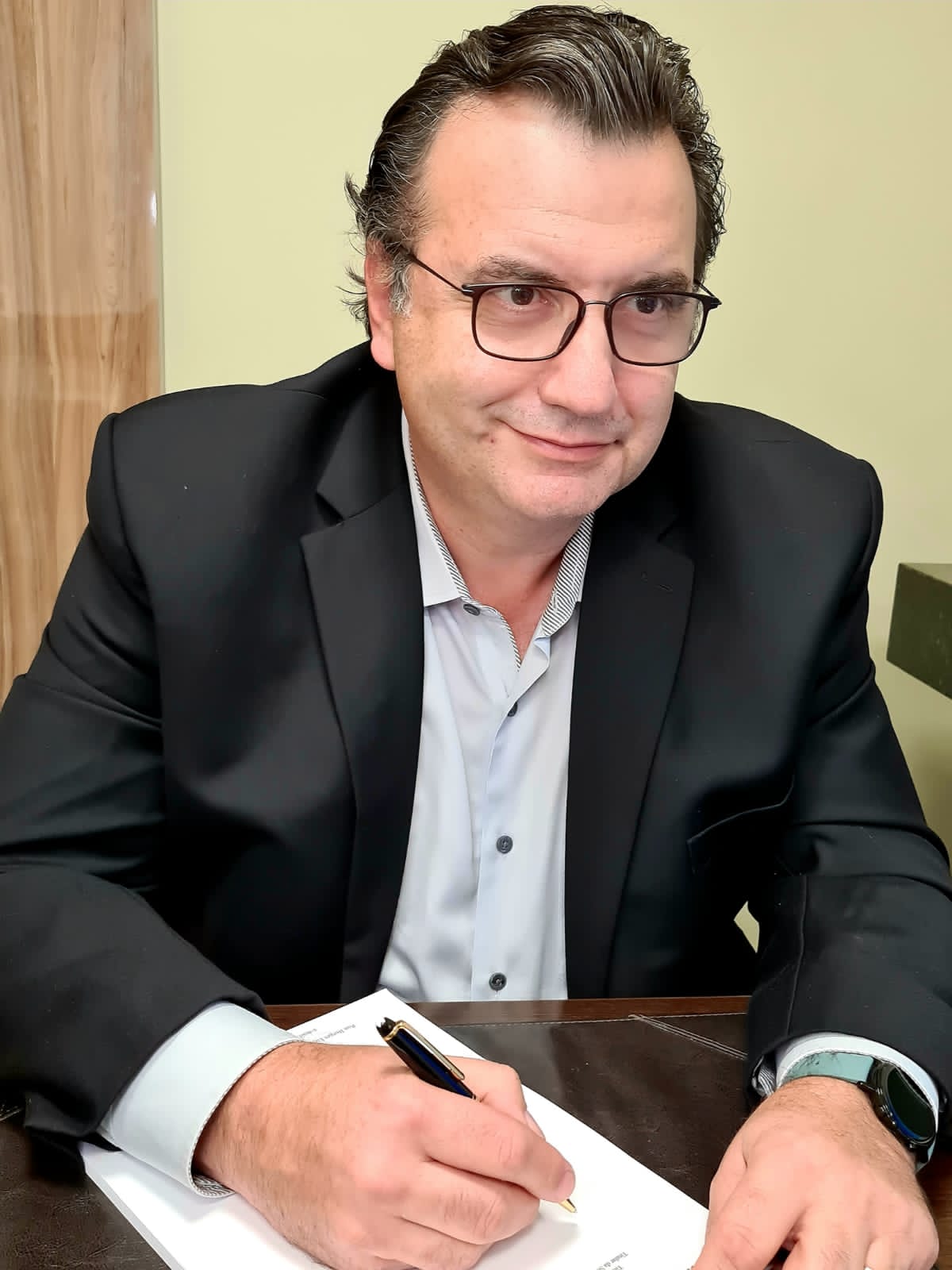 Dr. Elesiário Caetano Marques Jr. CRM 56.693
